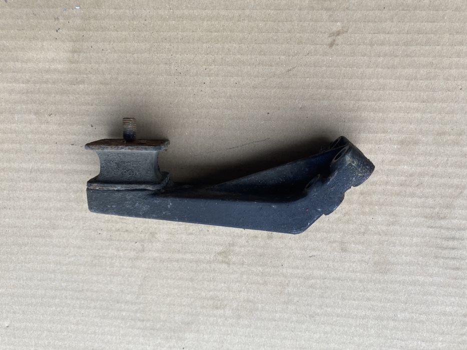 Suzuki jimny łapa reduktora poduszka