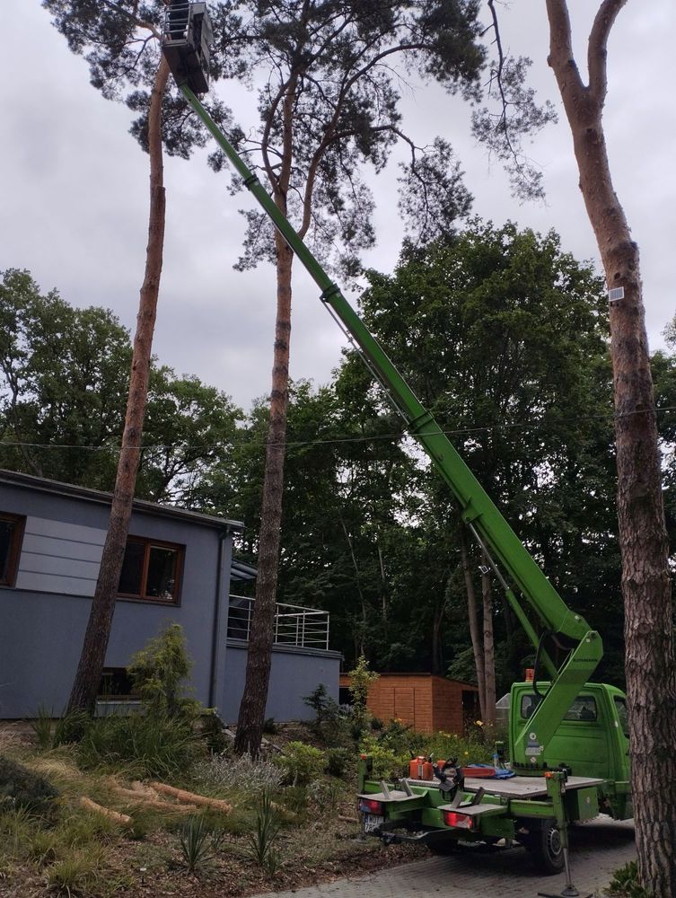 Wynajem podnośników koszowych od 22m do 35m