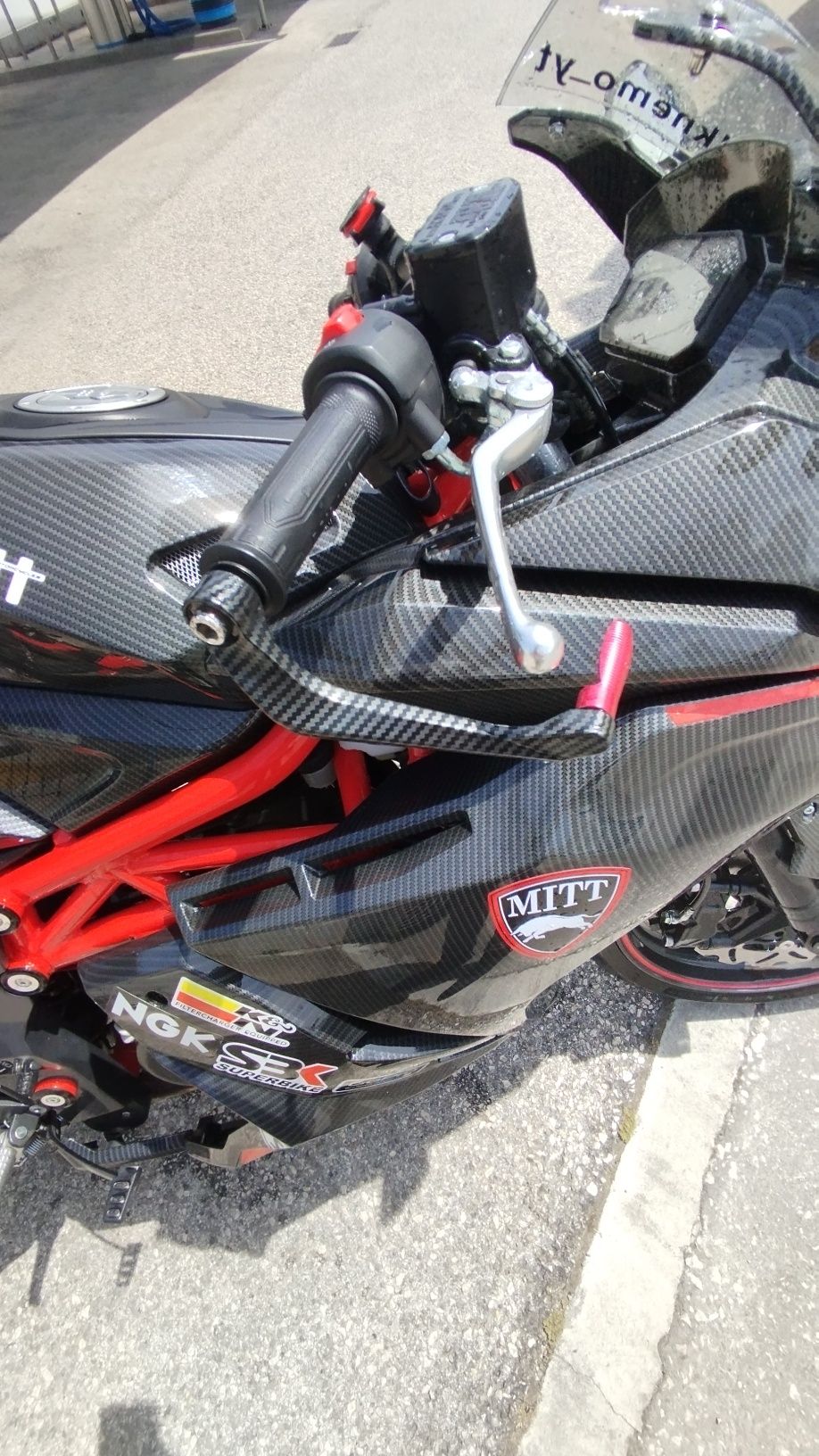 Mitt GP 125 red carbon