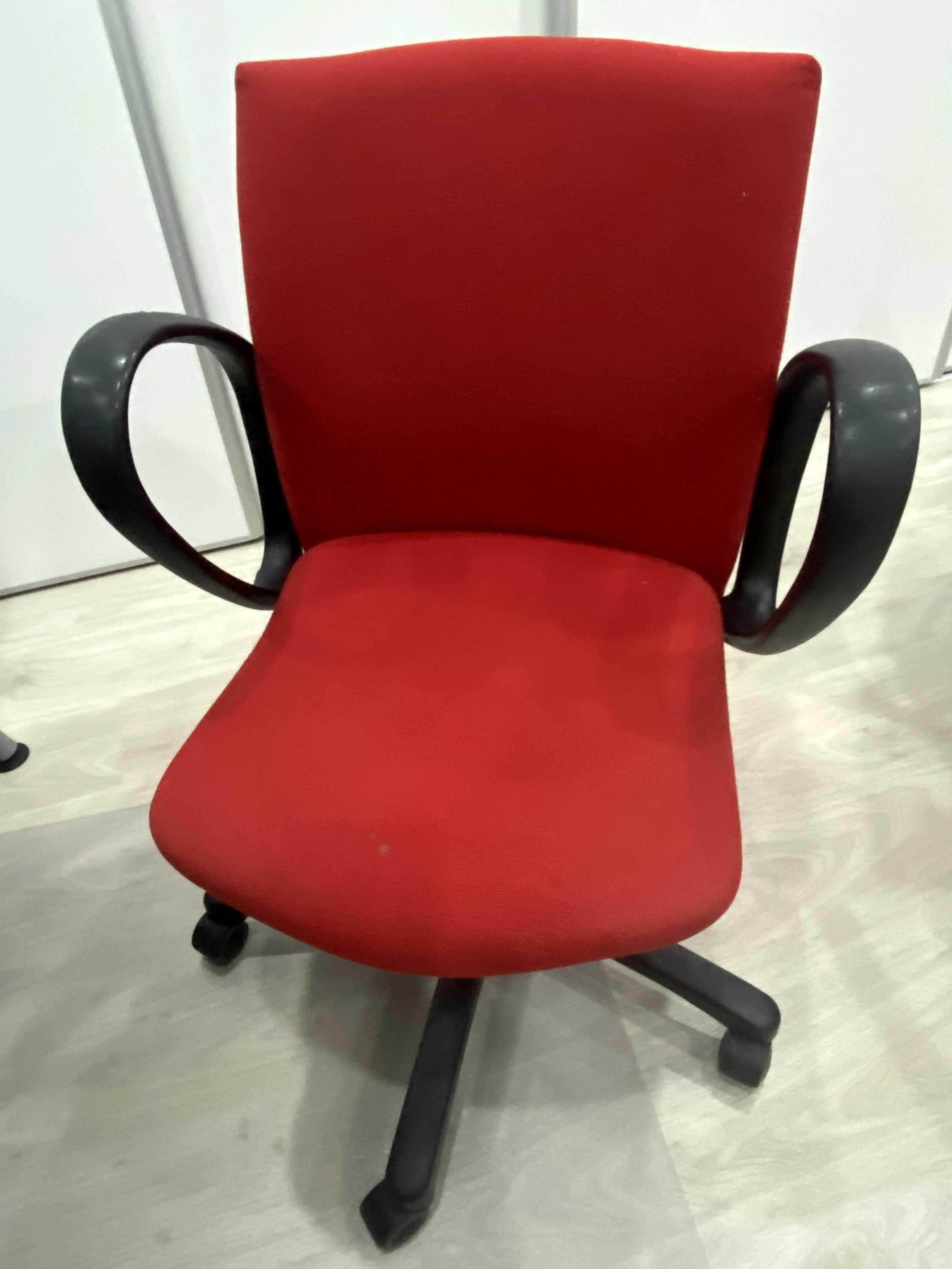 Mesa e cadeira escritorio