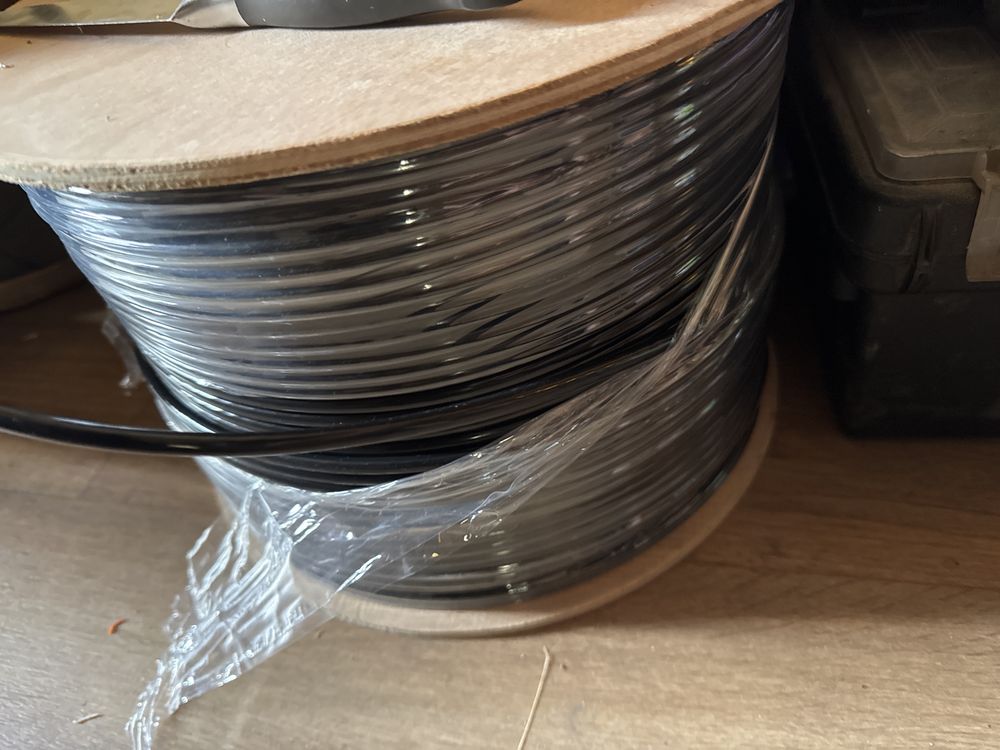 Кабель витая пара cat 5 черный .наружка. Затяжка.