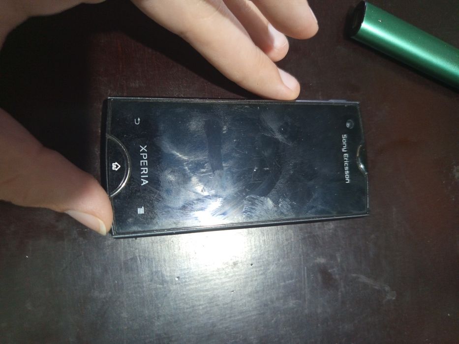 Старі телефони прості та дешеві