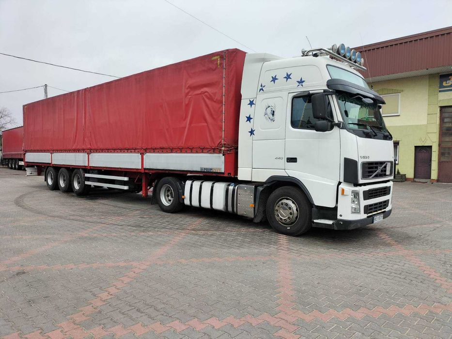 Ciągnik siodłowy FH440 z naczepą lub bez