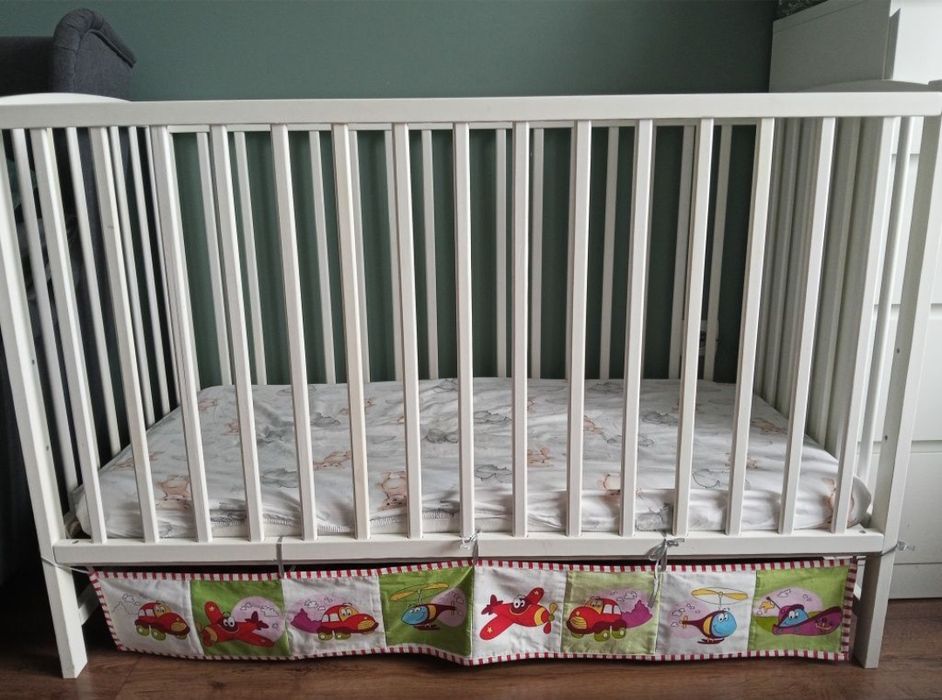 Łóżeczko+ przewijak+ baldachim