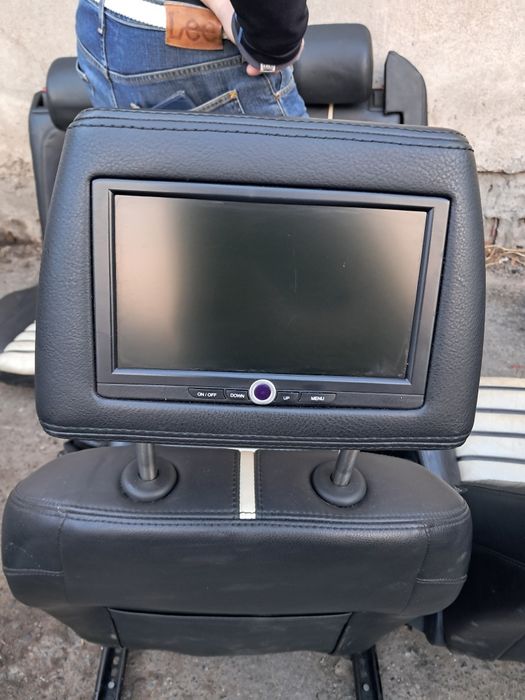 Vw Passat B6 Fotele skórzane z monitorami wersja indiwidual komplet