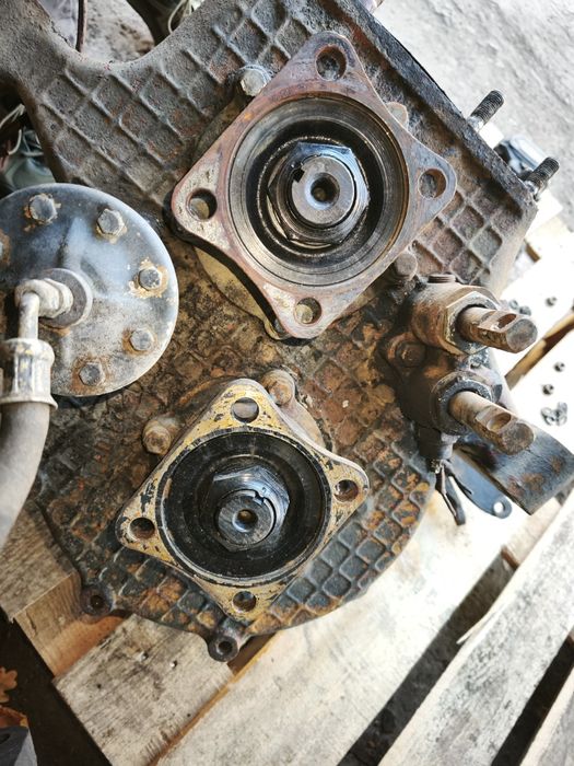 Роздавальна раздаточная коробка роздатка Зіл 131 невеликий пробіг