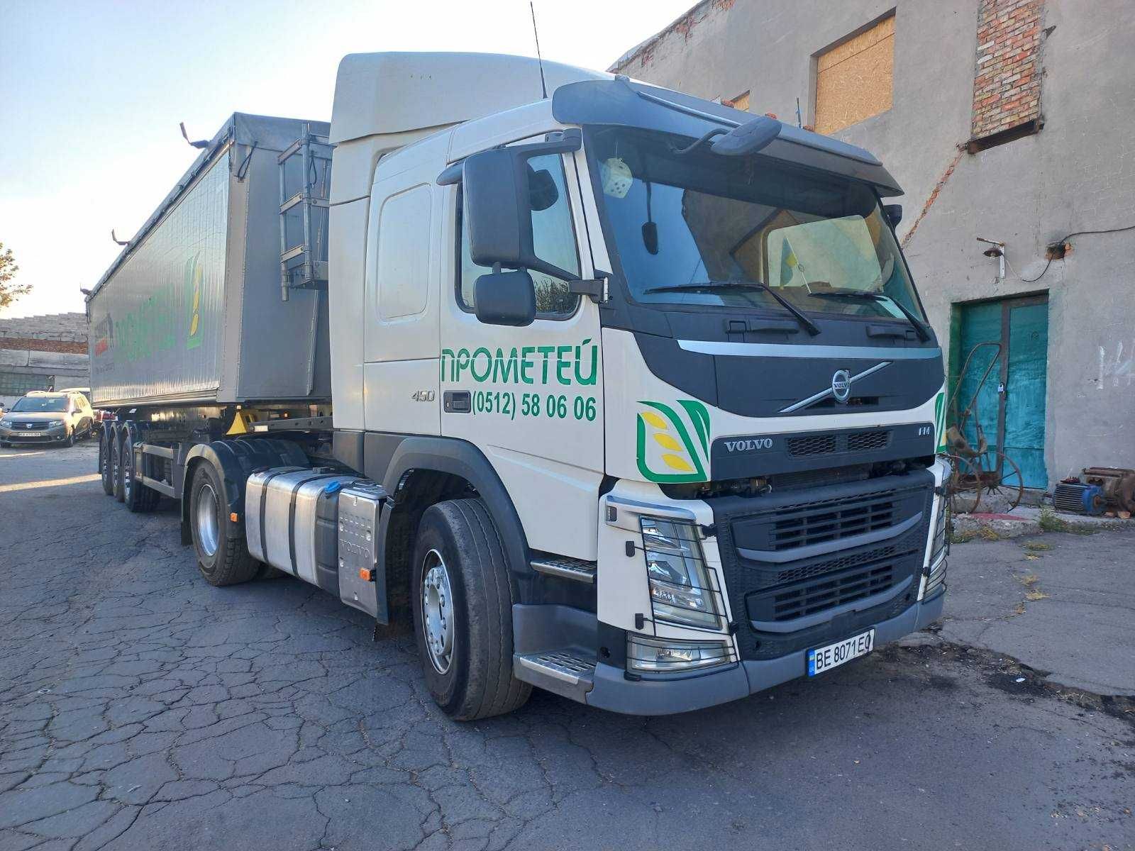 Volvo FM 4x2 2018 c полуприцепом Schmitz