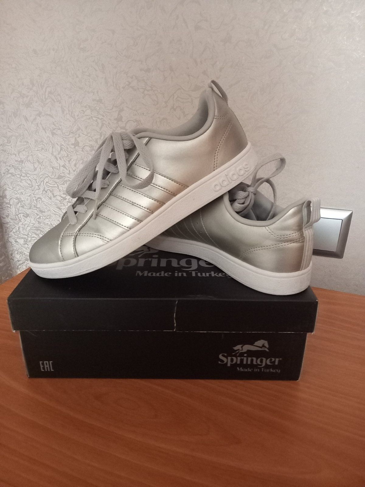 Кросівки adidas 39р.