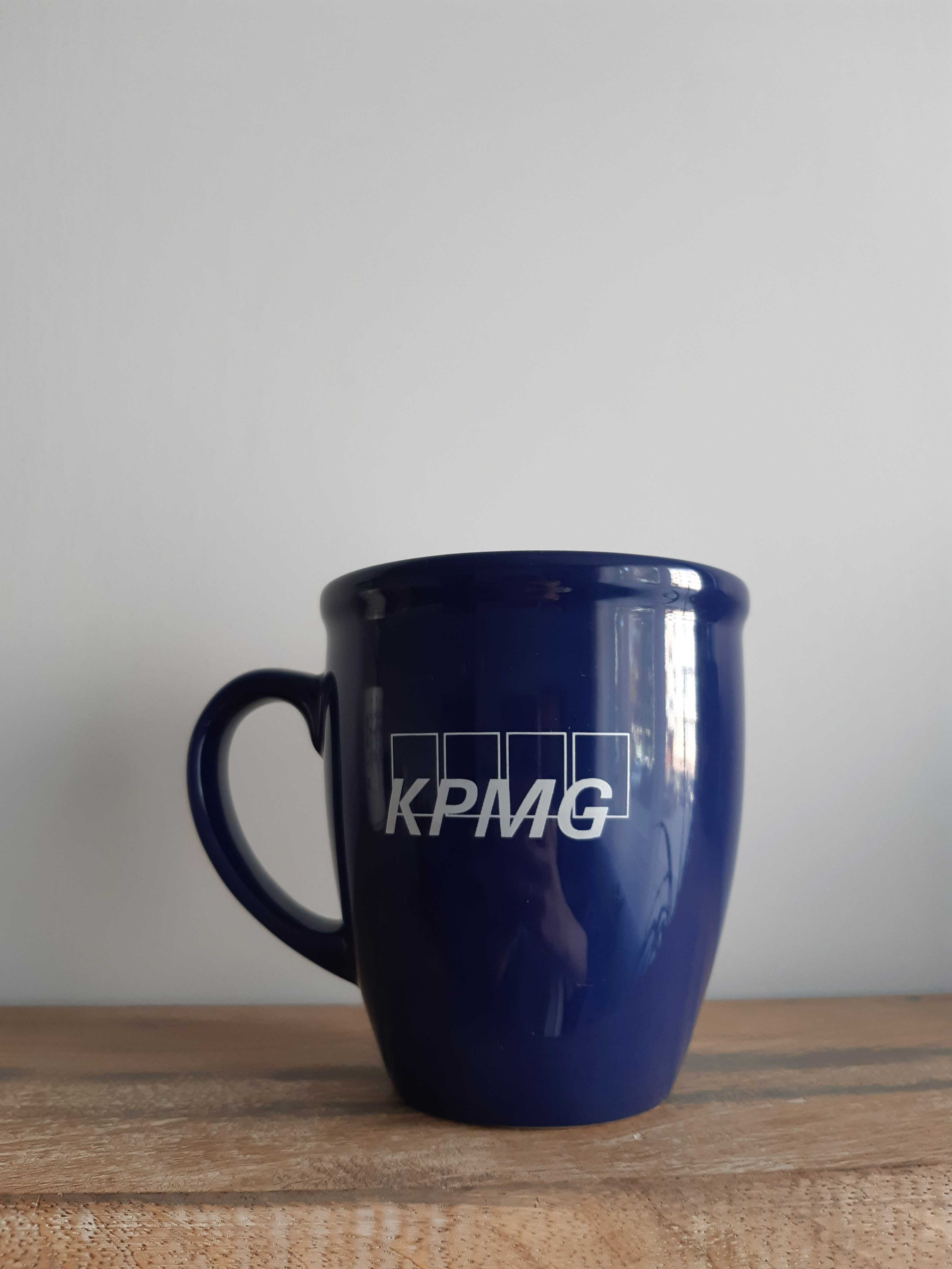 Kubek granatowy KPMG pamiątkowy, 350 ml