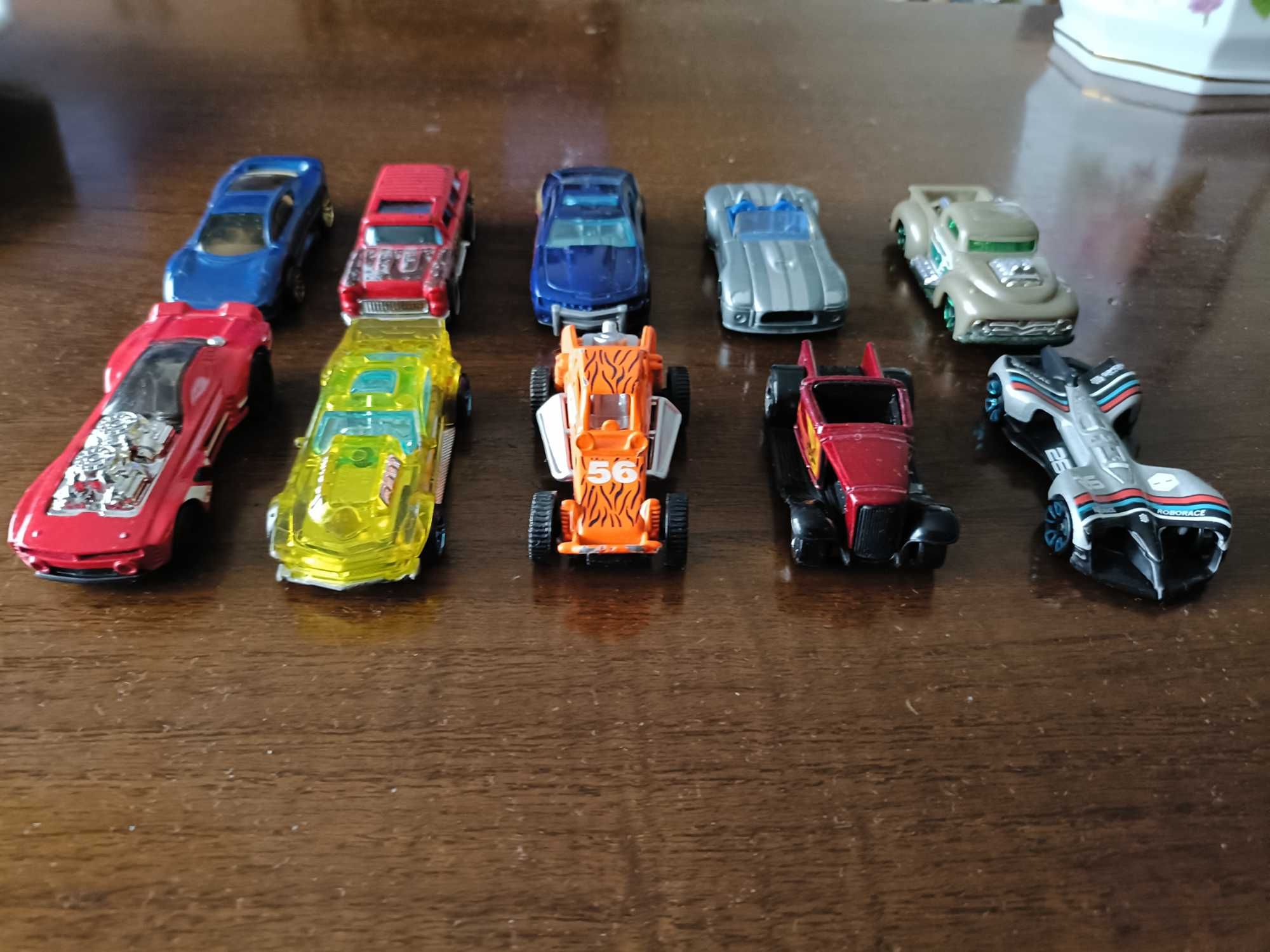 10 Carrinhos de brincar