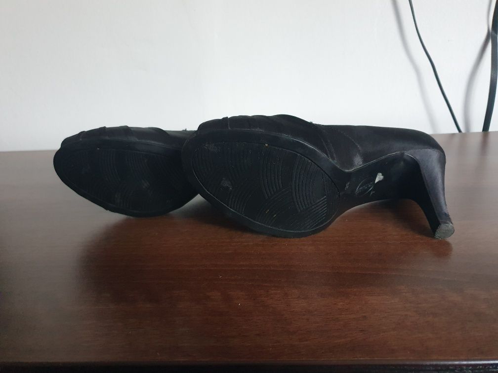 Czarne szpilki buty na obcasie Deichmann roz 39