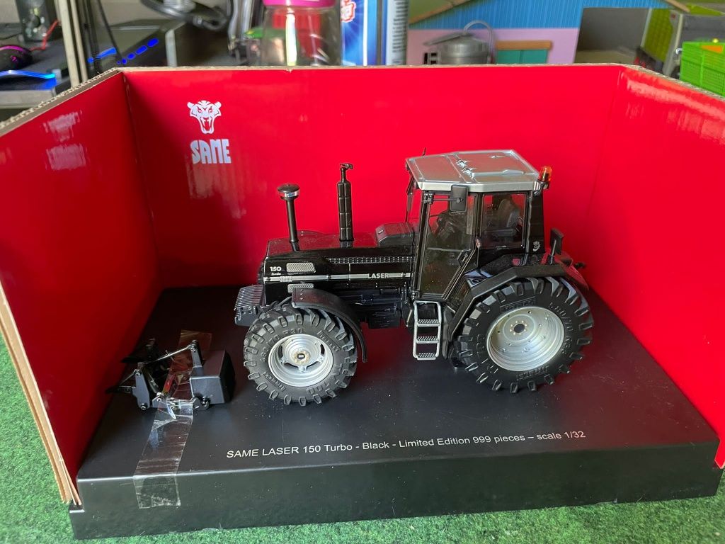 Traktor Same Laser 150 Black Ros 1:32  jak siku britains