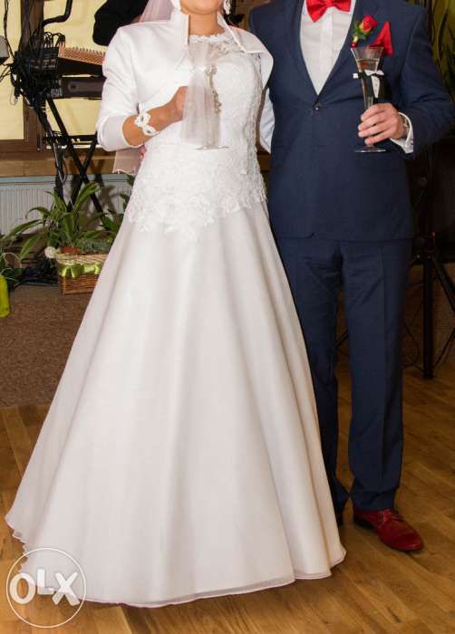 suknia ślubna z koronką