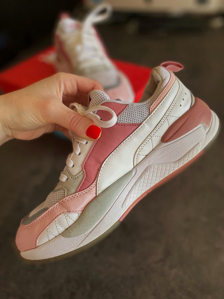 Женские розовые кроссовки Puma X-Ray 2