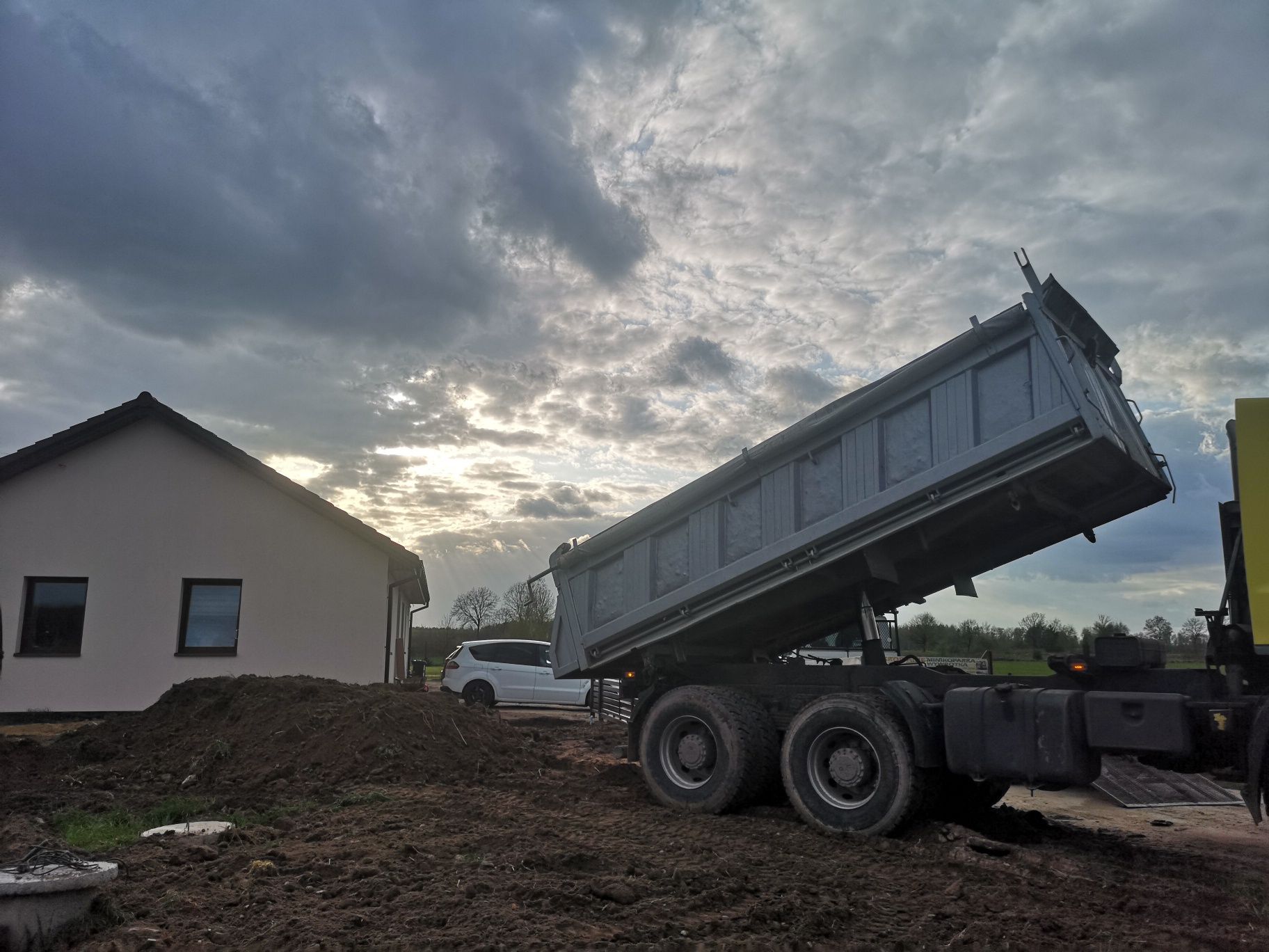 Oddam gruz, ziemie piach, kruszywo, destrukt. Możliwy transport