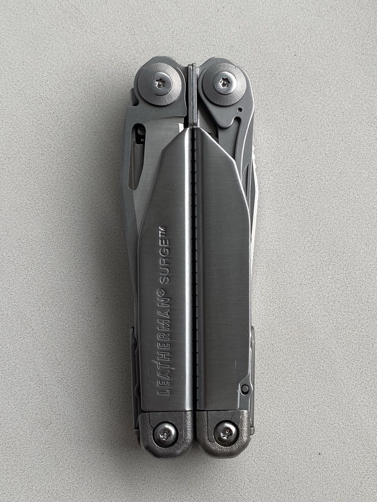 Leatherman Surge