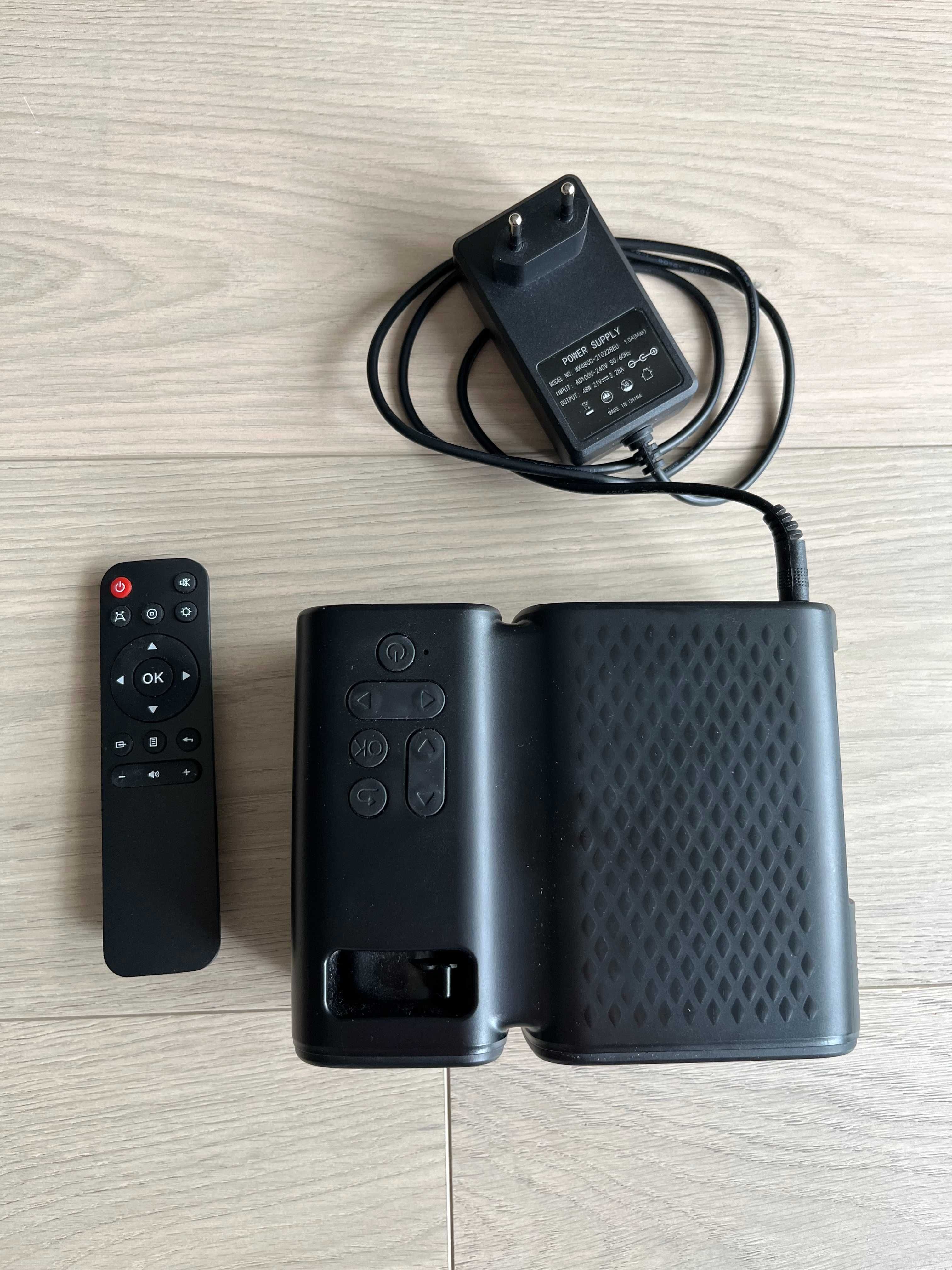 Cheerlux C11 WiFi Projector 80 Ansi Lumens Projector