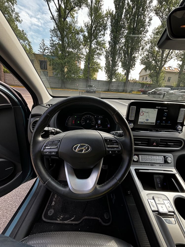 Продам б/в автомобіль Hyundai Kona Electric 2018