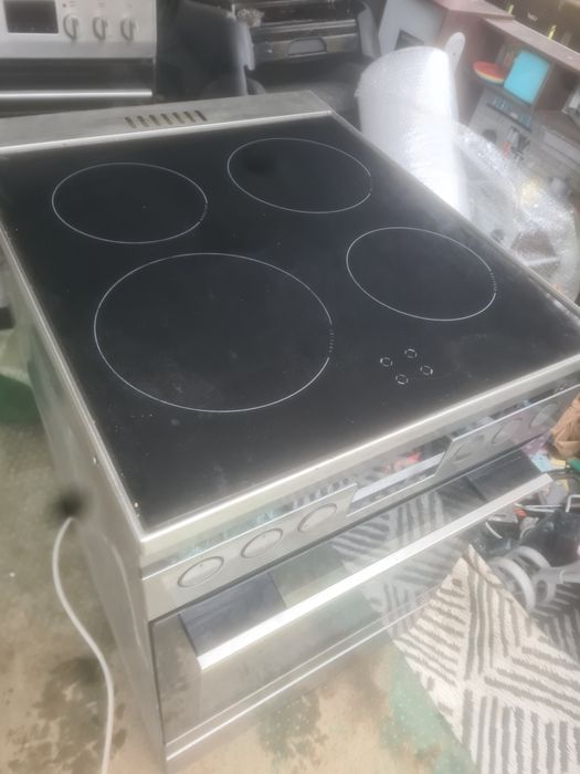 Kuchnia gazowa i elektryczna