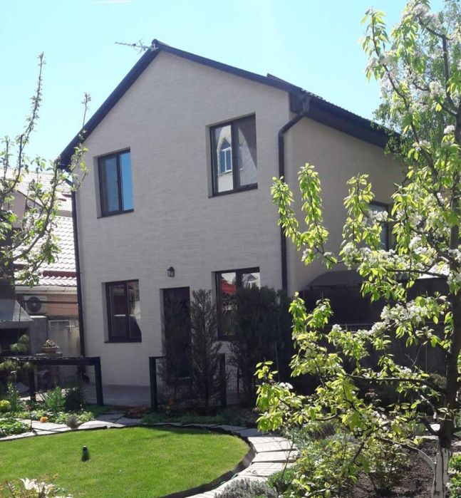 Сдам дом  Совиньон генератор 3 к евроремонт,место для авто можно живот