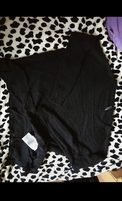 nowy Sweter.  Z falbanką.  Skład z dodatkiem Wełny, Angory. NEW YORKER