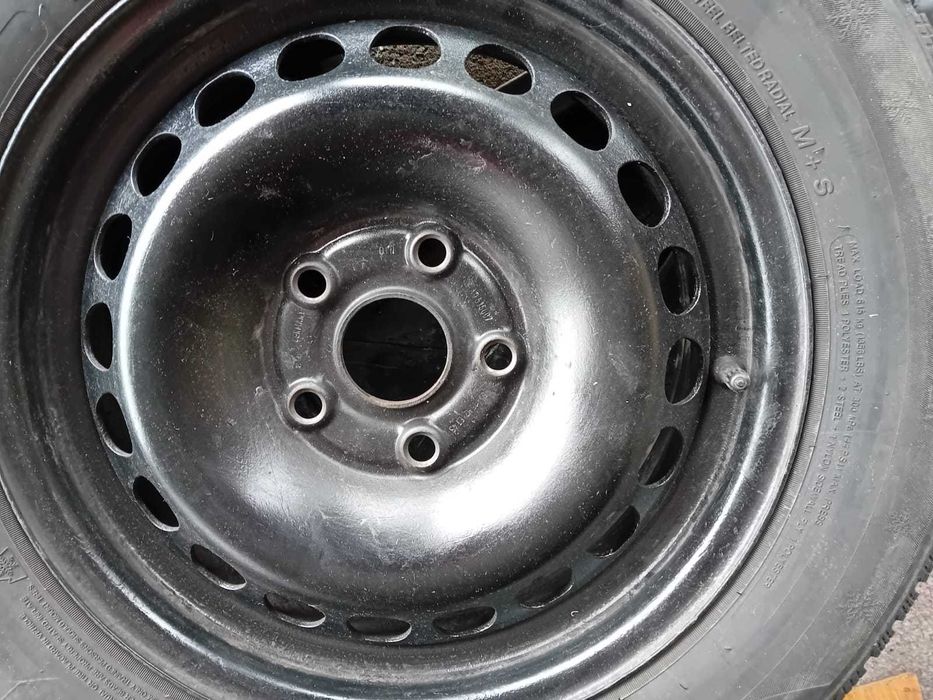 Sprzedam 4 opony zimowe używane