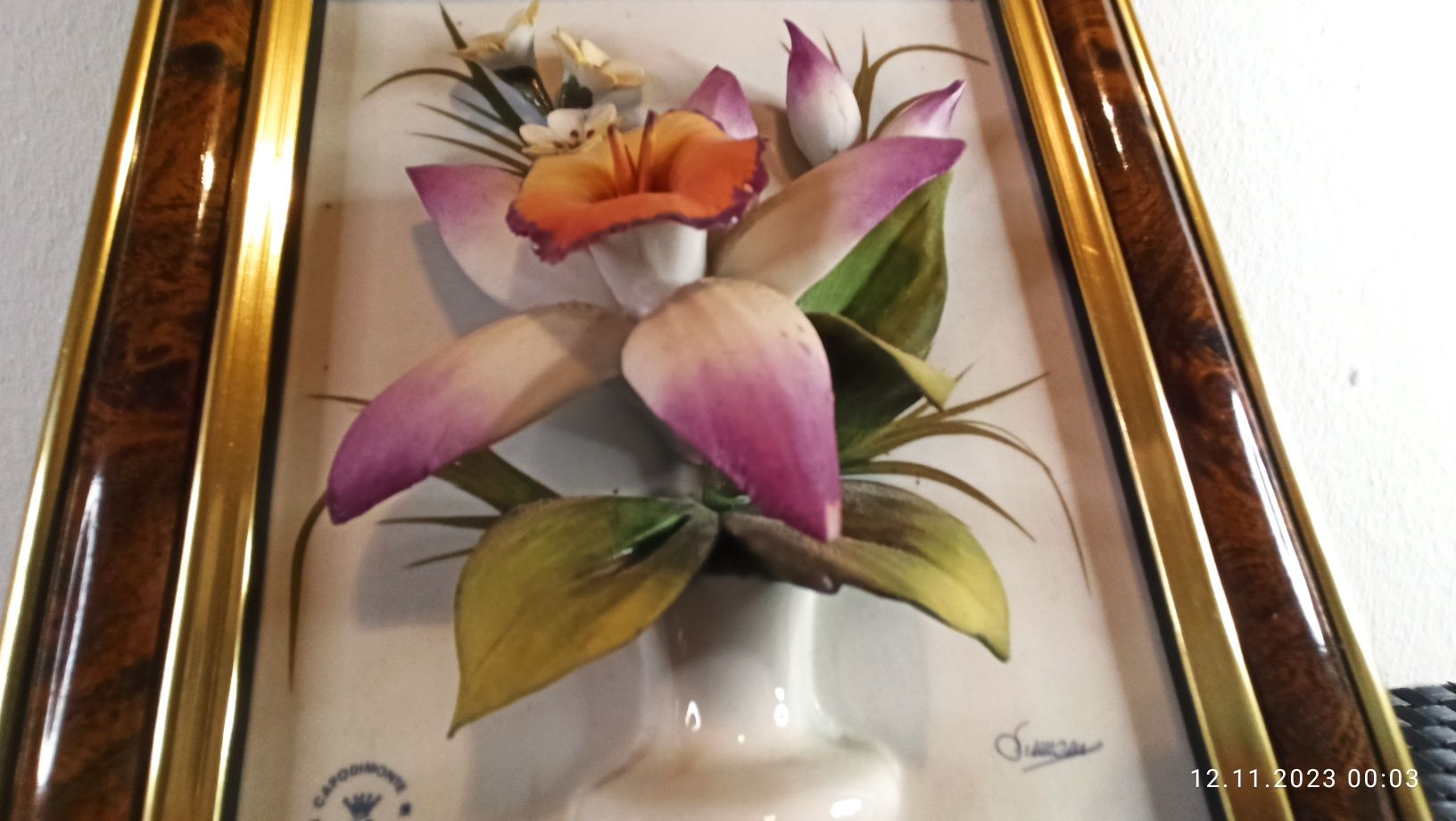 Porcelana Capodimonte obraz z porcelanowymi kwiatami  projekt Simonn