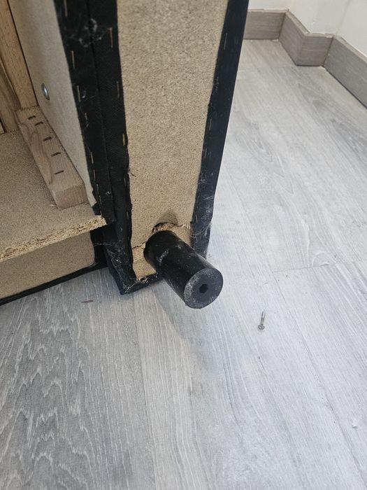 Sofá cama preto com chaise