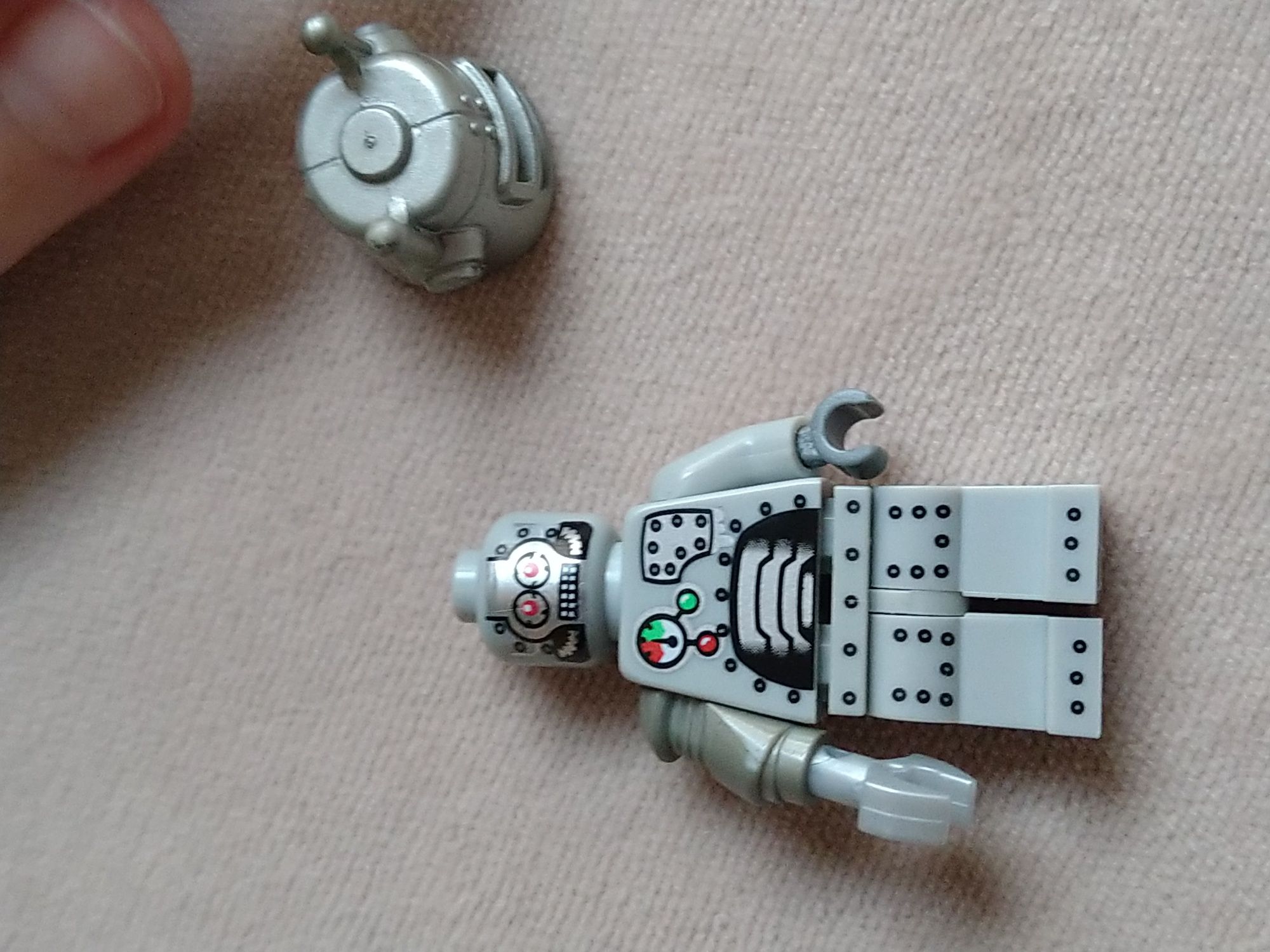 Lego figurka robot seria 1