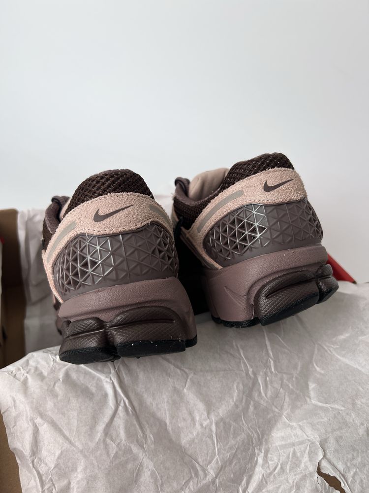 Оригинал Nike Zoom Vomero 5 Plum Eclipse (FV1166 200) летние найк зум