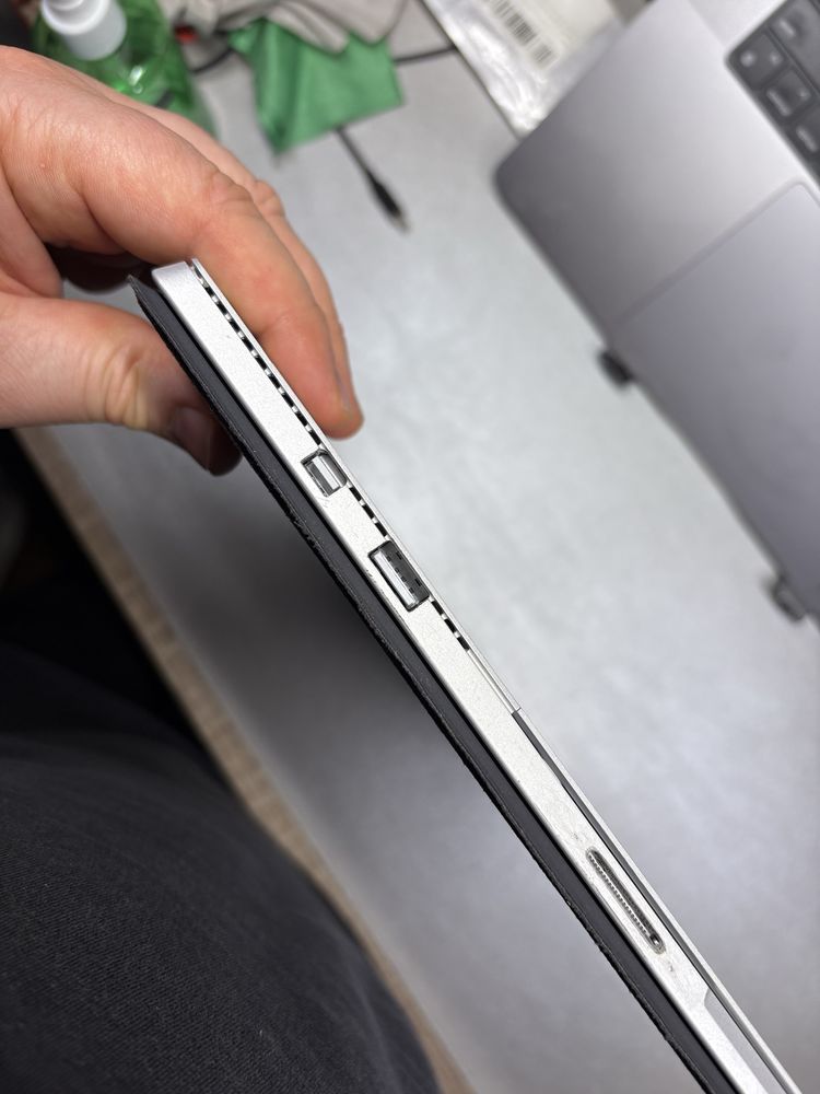 Microsoft Surface Pro 4th 12.3" 256GB SSD I7 16GB Win10
