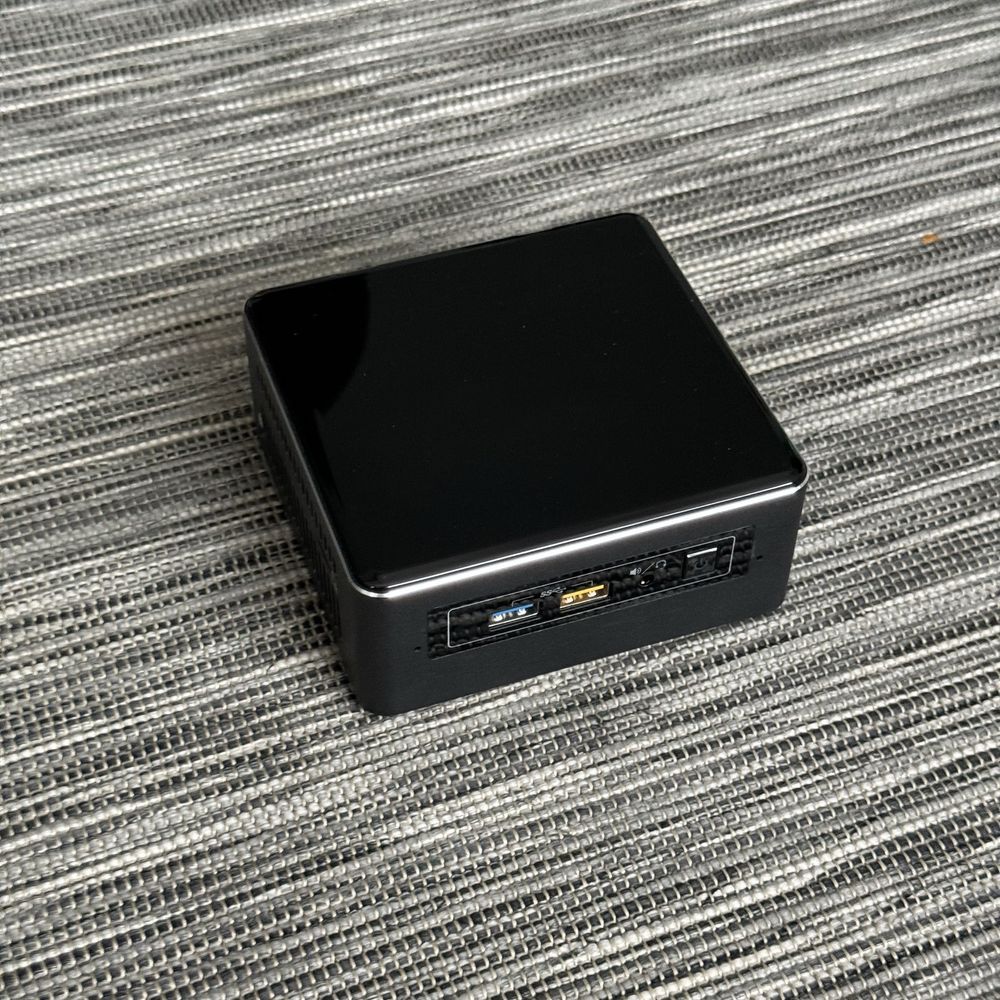 Intel NUC i7 / 16GB RAM / 512GB SSD