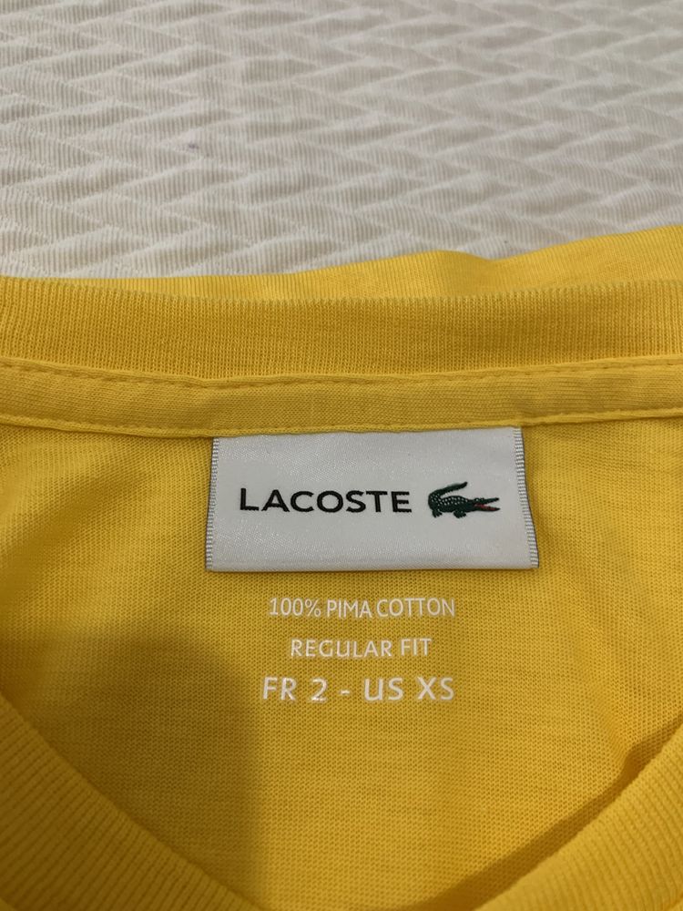 T-Shirt Lacoste decote redondo em jersey algodão pima unicolor amarela