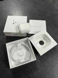 Apple AirPods 3gen (Etui z MagSafe)