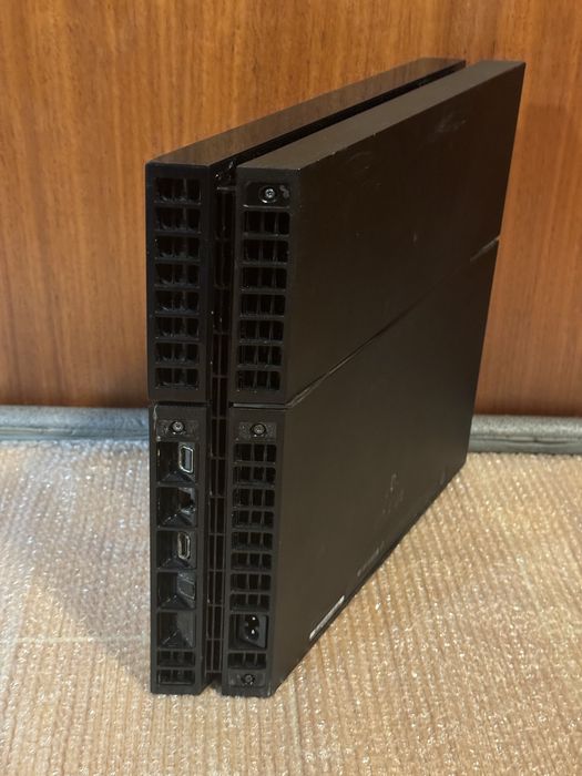 PlayStation 4 modelo CUH1115A
