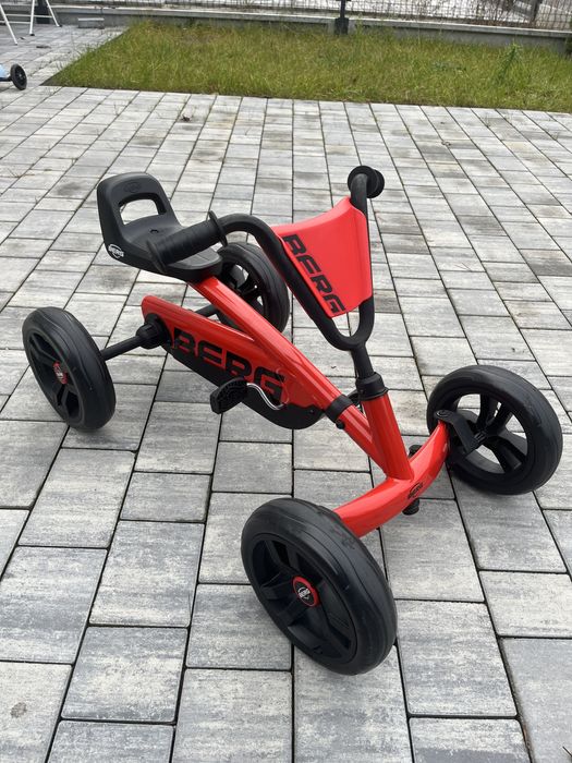 Gokard Berg buzzy red