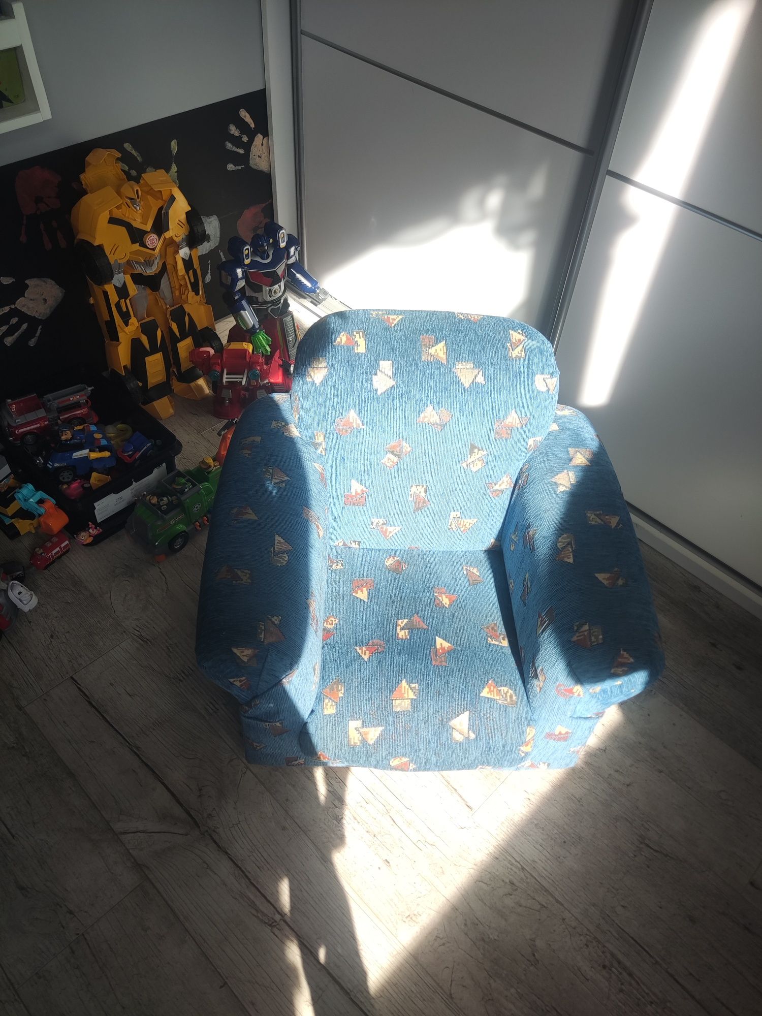 Fotel dla dziecka niebieski