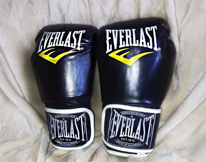 Боксерські рукавички Everlast 10 oz — легенда у світі боксу!

Прода