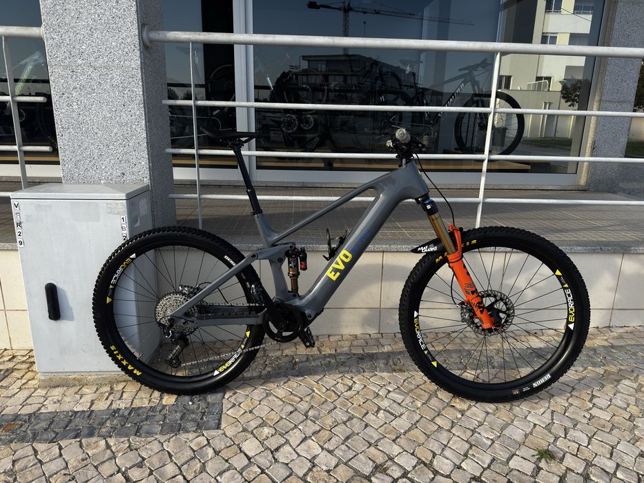 bicicleta E-MTB Evoflow - (CEF50) Full Carbon