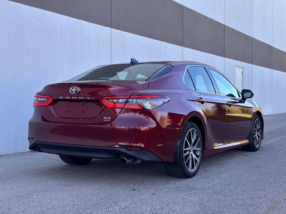 Toyota Camry XLE      2022