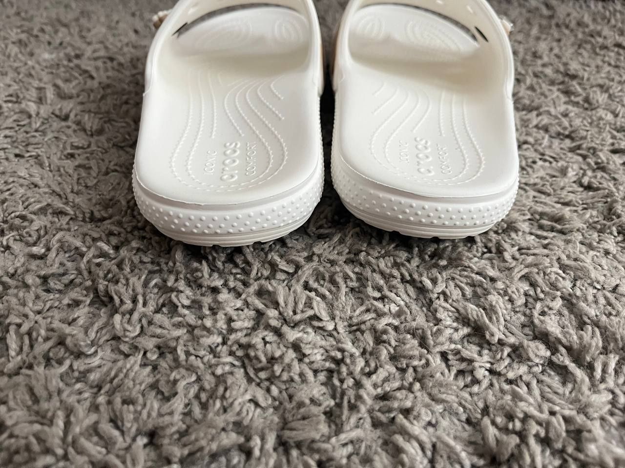 Шлепанцы фирмы Crocs
