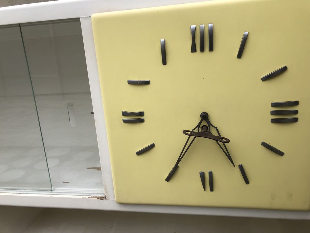 Prateleira de suspensão de cozinha vintage , com relógio embutido
