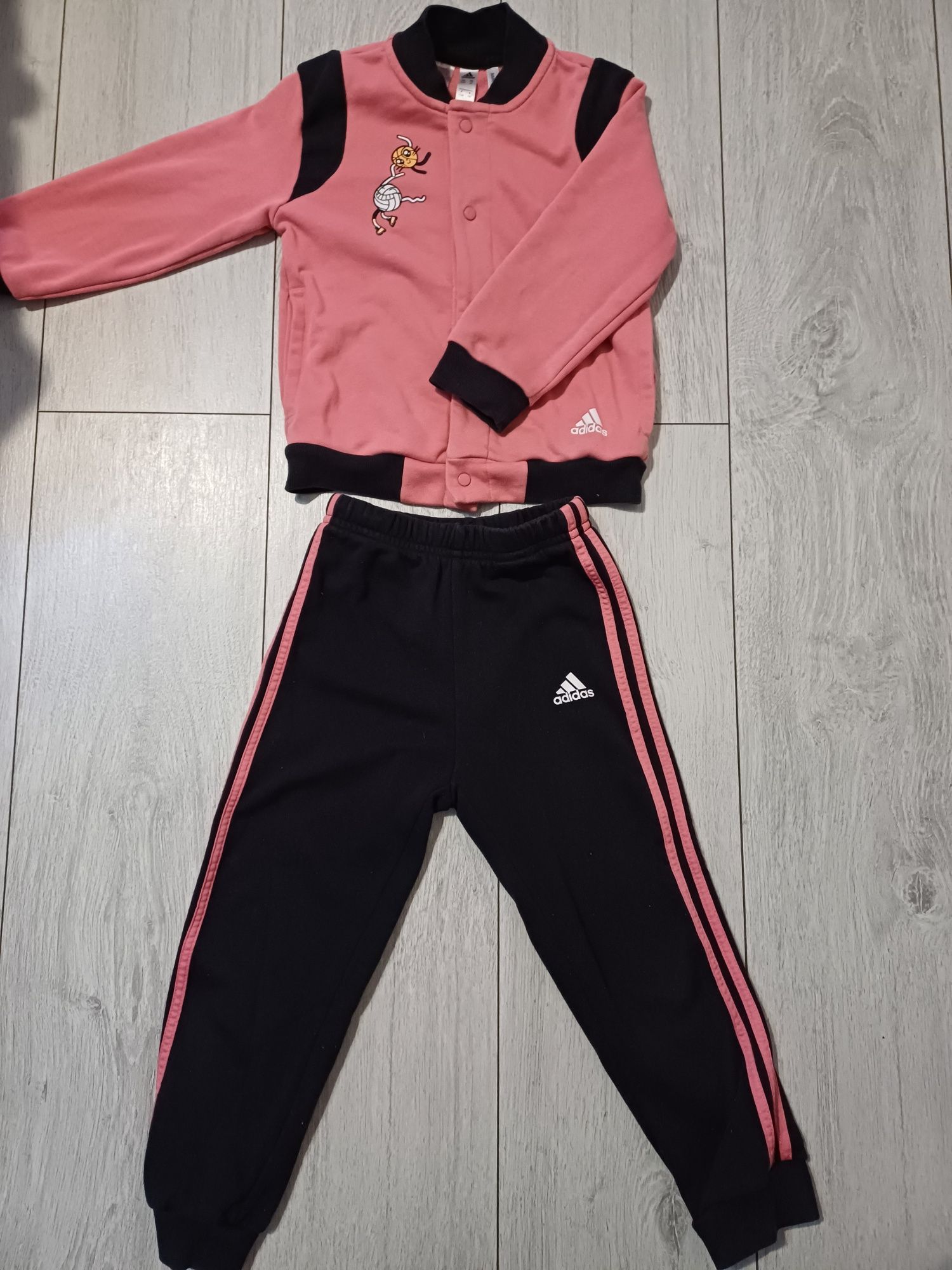 Dres Adidas dla dziewczynki