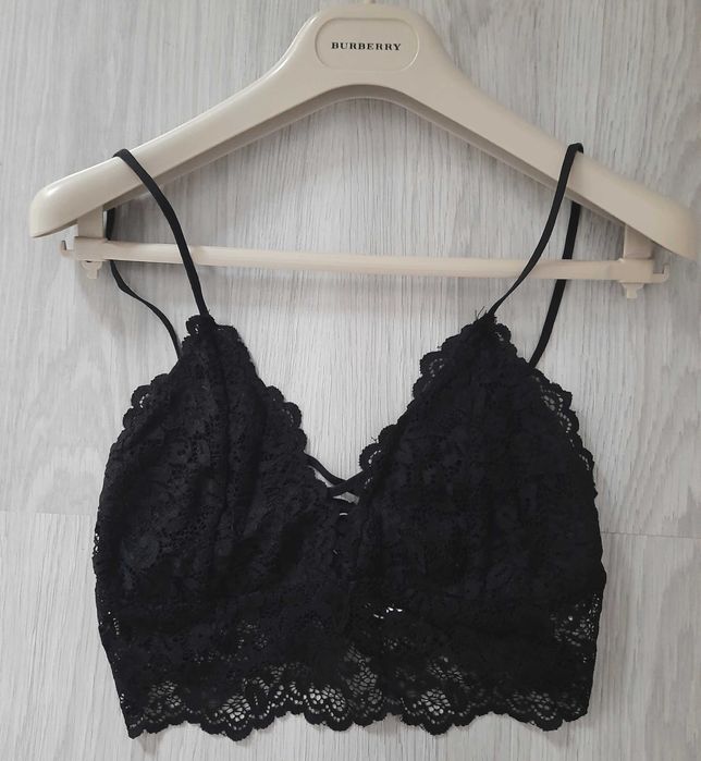 Crop top bershka koronkowy