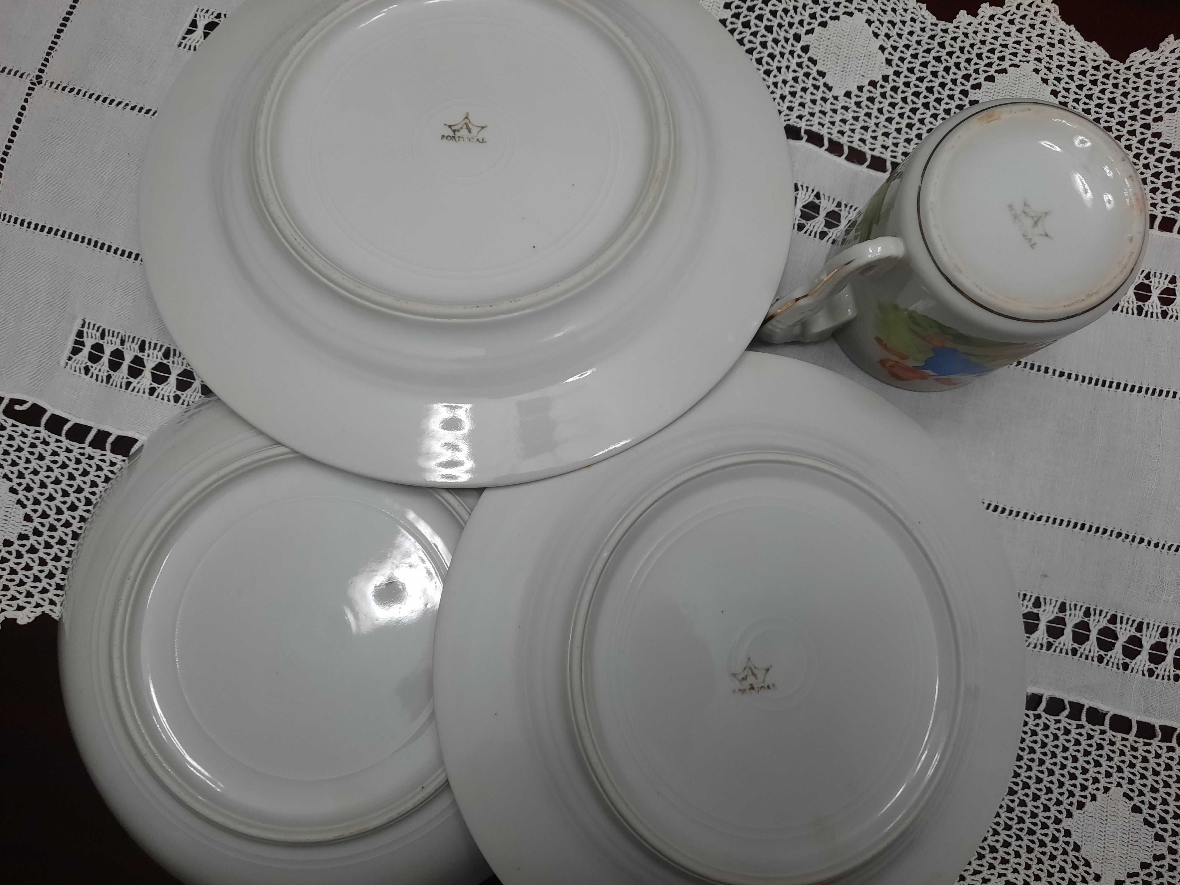 Conj.  criança em porcelana, 4 peças motivos muito alegres e coloridos