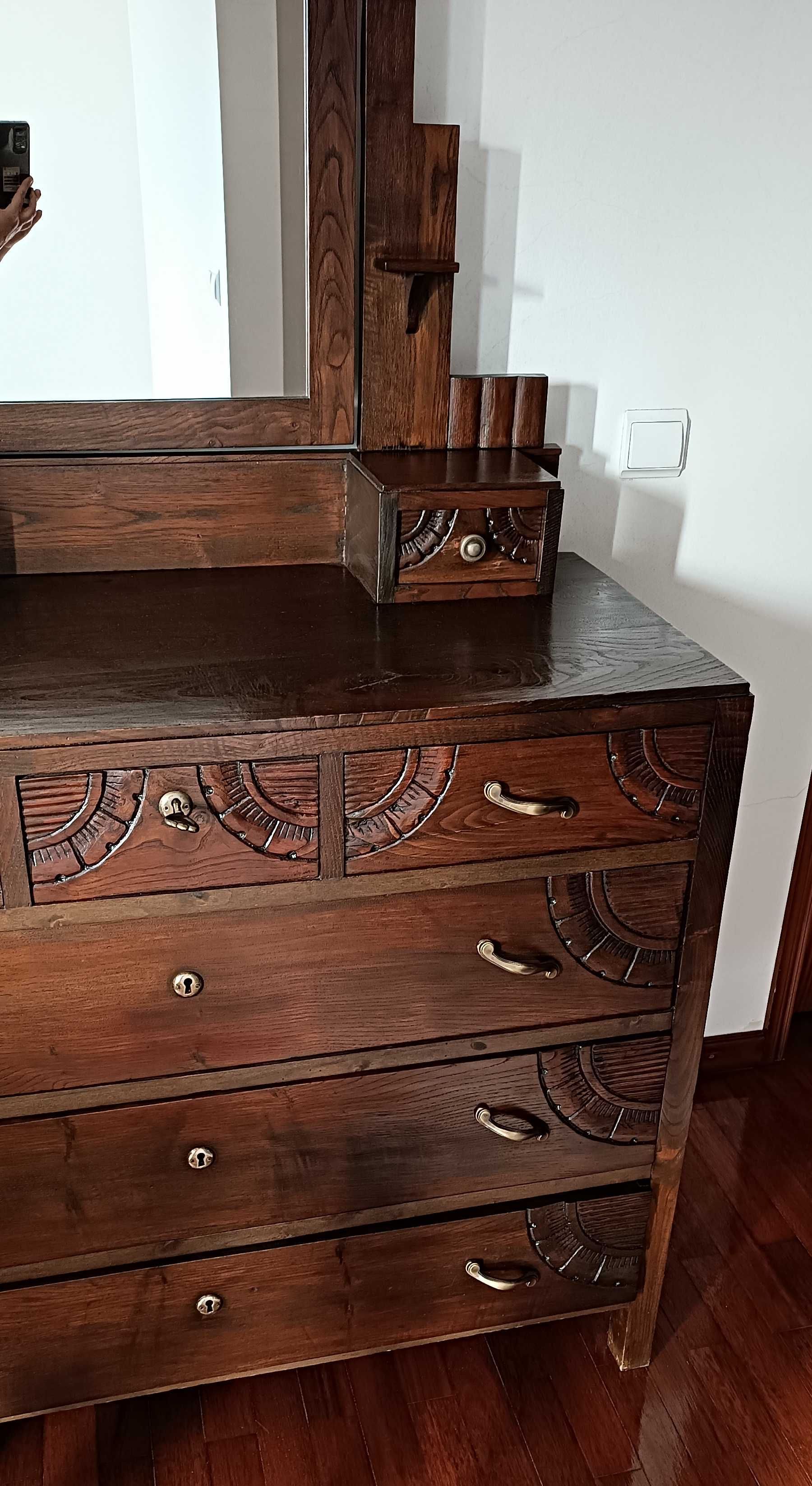 Cómoda vintage para quarto
