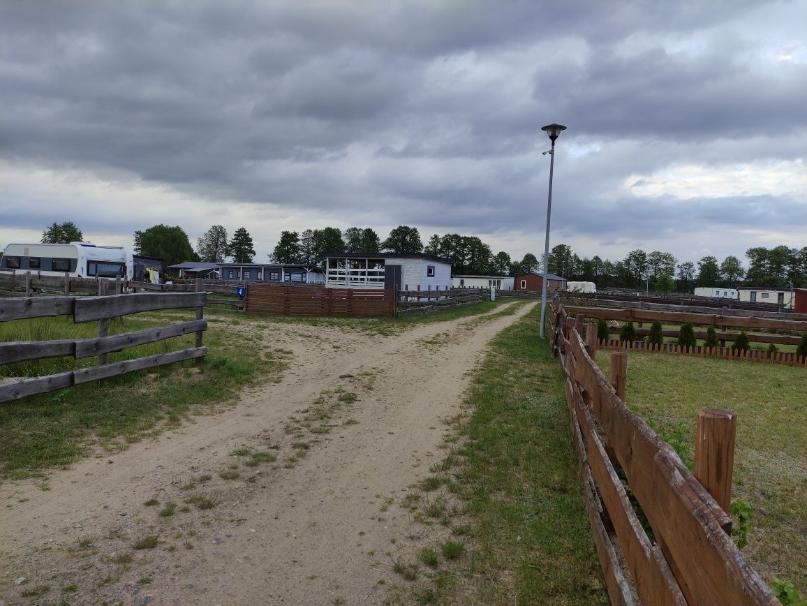 Odstąpię dzierżawę działki całorocznej nad samym jeziorem z wszystkim