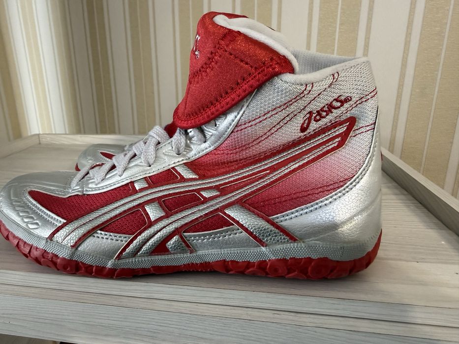 Боксерки.борцовки 37р. asics оригінал