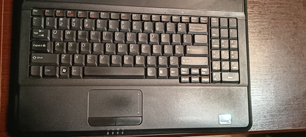 Odnowiony laptop Lenovo, szybki systemu Win10Pro, dysk SSD, ŁADNY