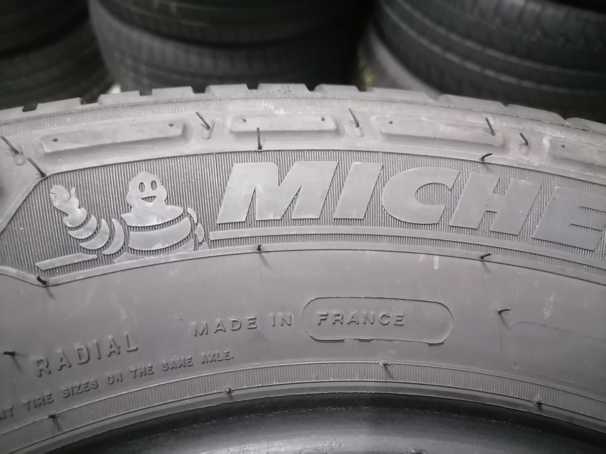 Літні Шини БВ 235/65 R16C MICHELIN Agilis 3 Склад